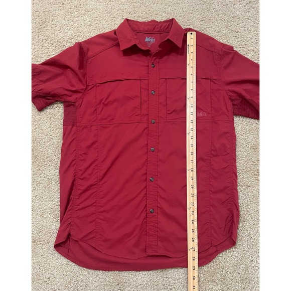 Men's REI Red Short Sleeve Button Up Hiking Outdoor Shirt Medium - Picture 5 of 8